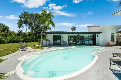 2701 NE 52nd Street Lighthouse Point FL 33064