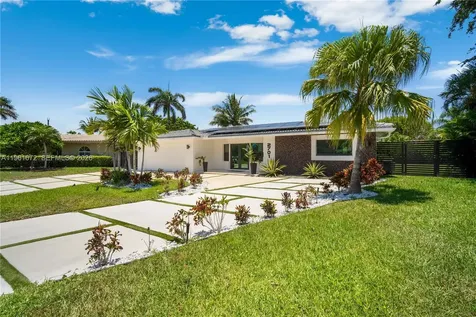 2701 NE 52nd Street Lighthouse Point FL 33064