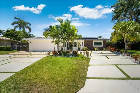 2701 NE 52nd Street Lighthouse Point FL 33064
