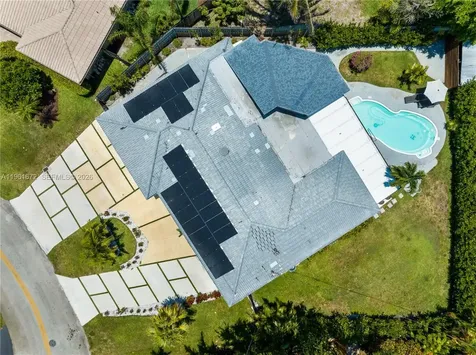 2701 NE 52nd Street Lighthouse Point FL 33064