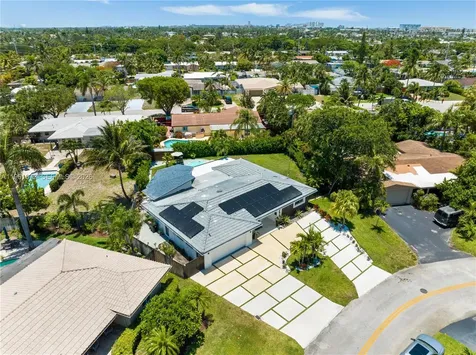 2701 NE 52nd Street Lighthouse Point FL 33064
