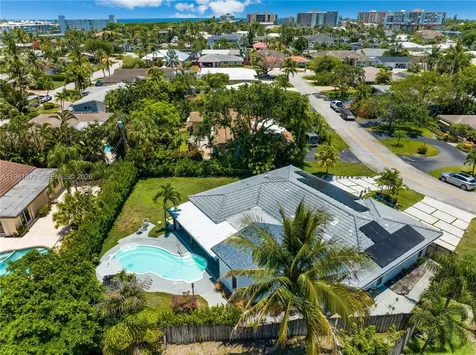 2701 NE 52nd Street Lighthouse Point FL 33064