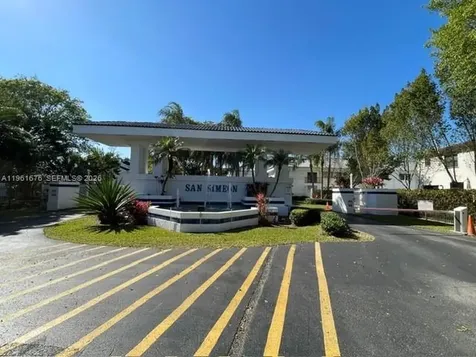 21300 San Simeon Way Miami FL 33179