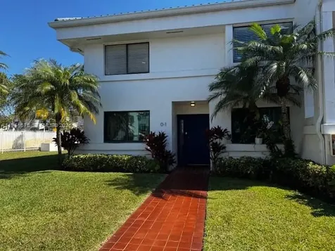 21300 San Simeon Way Miami FL 33179