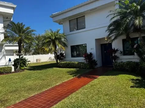 21300 San Simeon Way Miami FL 33179