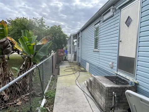 19800 SW 180th Avenue Unit 132 Miami FL 33187