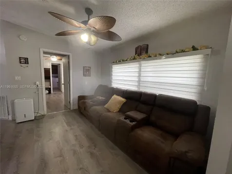 19800 SW 180th Avenue Unit 132 Miami FL 33187