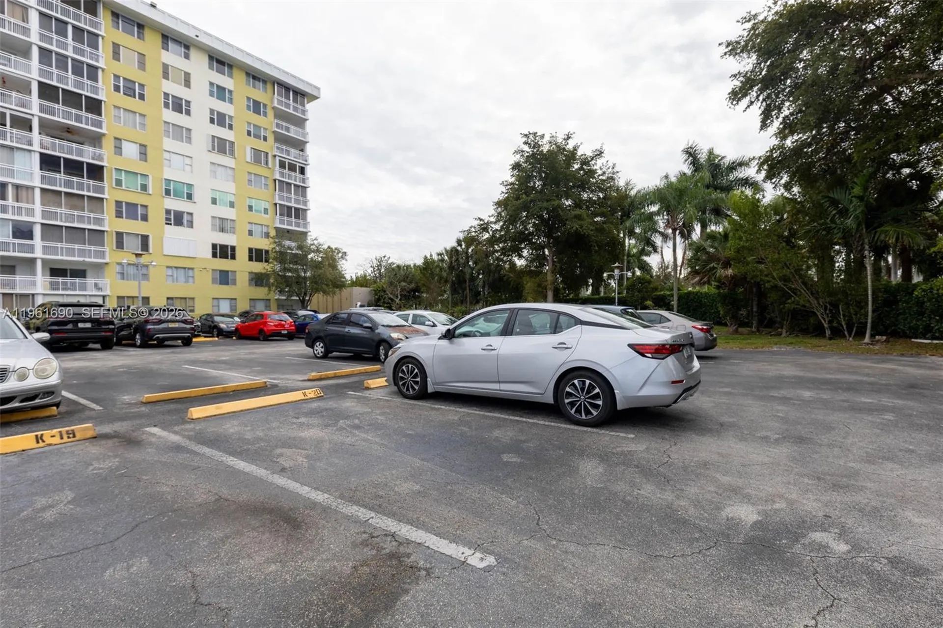 4400 Hillcrest Drive Hollywood FL 33021