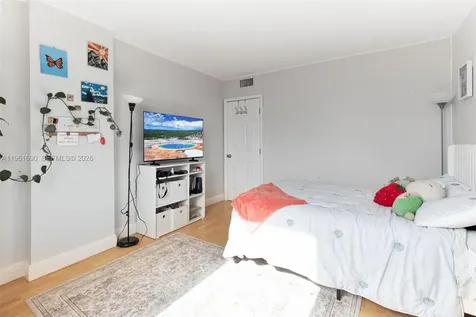 4400 Hillcrest Drive Hollywood FL 33021