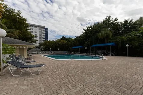 4400 Hillcrest Drive Hollywood FL 33021