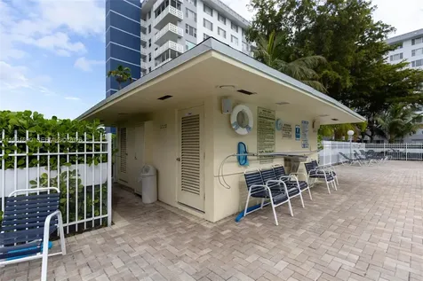 4400 Hillcrest Drive Hollywood FL 33021