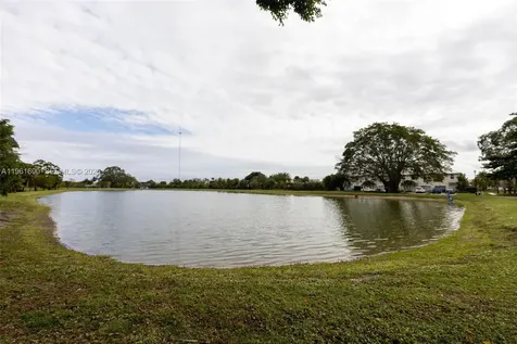 4400 Hillcrest Drive Hollywood FL 33021