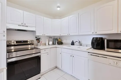 4400 Hillcrest Drive Hollywood FL 33021