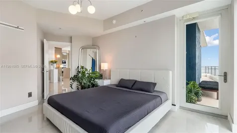 60 SW 13th Street Miami FL 33130