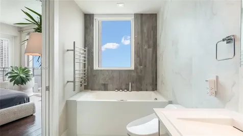 60 SW 13th Street Miami FL 33130