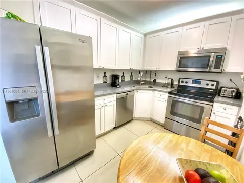 5601 Collins Avenue Miami Beach FL 33140