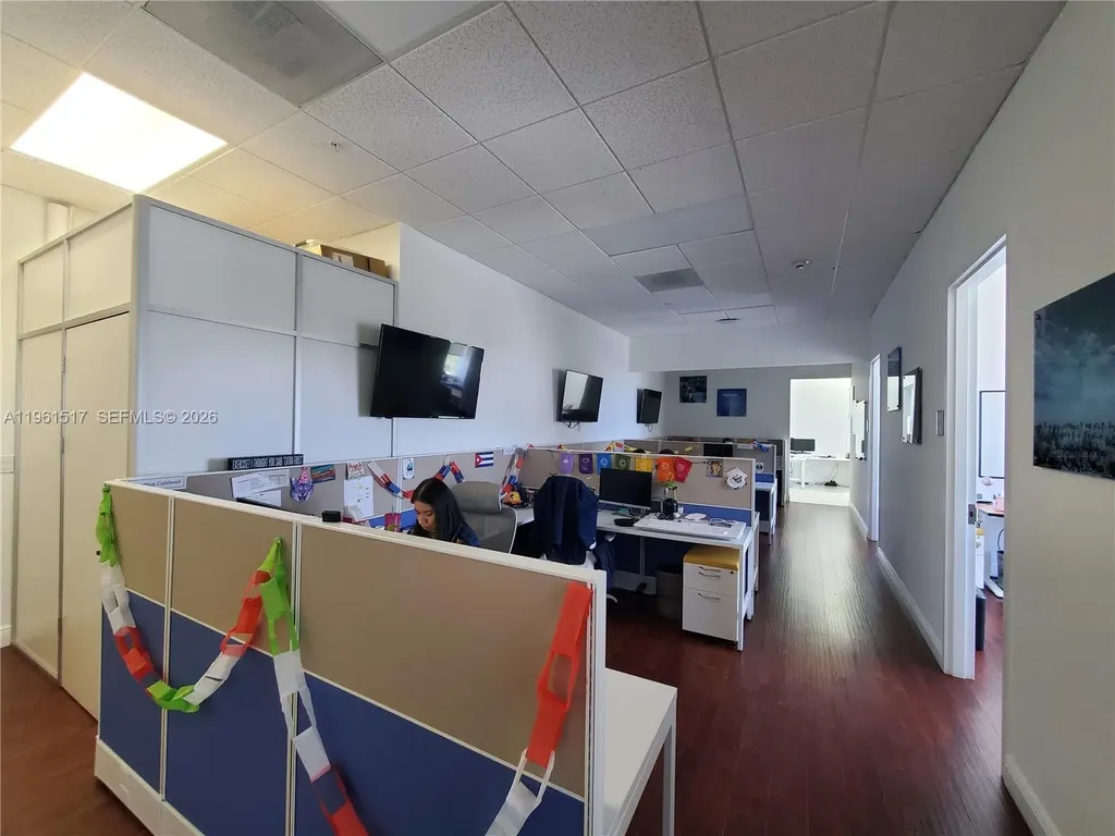 20200 W Dixie Hwy 1003 Highway Miami FL 33180