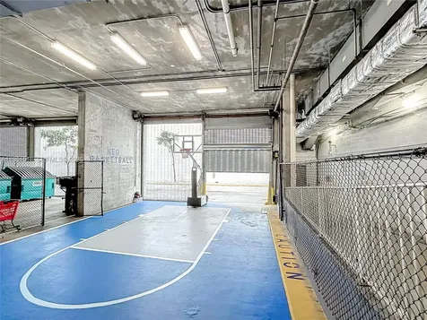 690 SW 1st Court Miami FL 33130