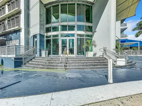 690 SW 1st Court Miami FL 33130