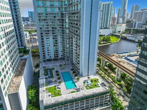 690 SW 1st Court Miami FL 33130