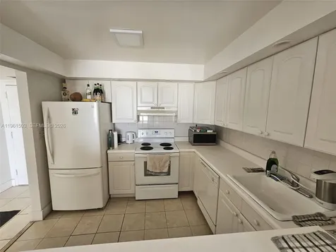 6900 Bay Drive Miami Beach FL 33141