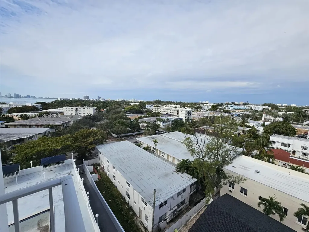 6900 Bay Drive Miami Beach FL 33141