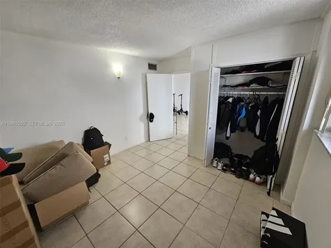 6900 Bay Drive Miami Beach FL 33141