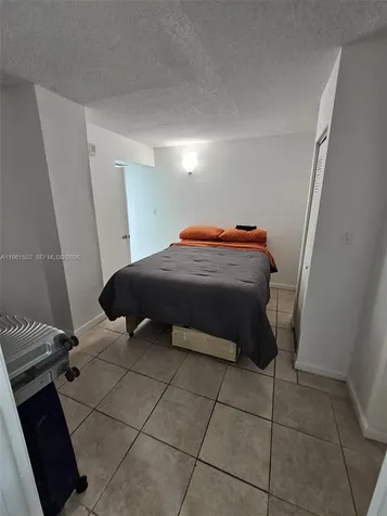 6900 Bay Drive Miami Beach FL 33141
