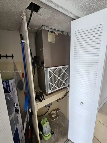 6900 Bay Drive Miami Beach FL 33141