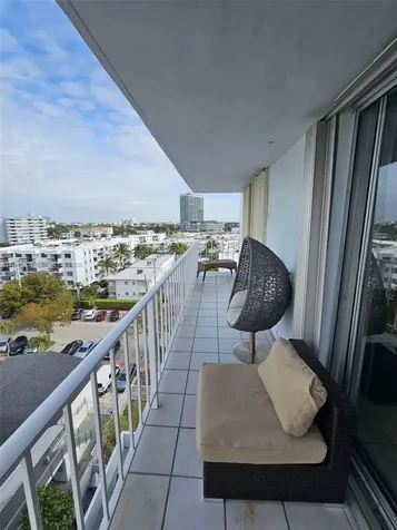 6900 Bay Drive Miami Beach FL 33141