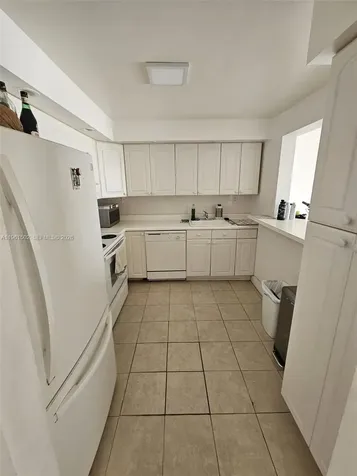 6900 Bay Drive Miami Beach FL 33141