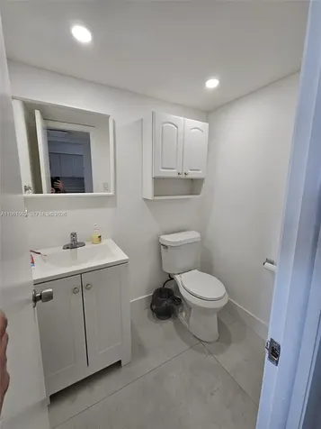 6900 Bay Drive Miami Beach FL 33141