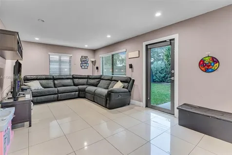 7585 SW 28th Street Miami FL 33155