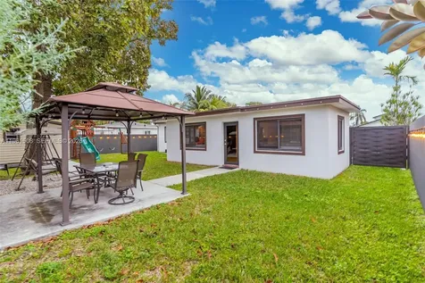7585 SW 28th Street Miami FL 33155