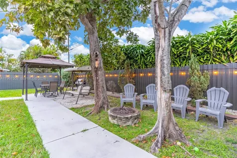 7585 SW 28th Street Miami FL 33155