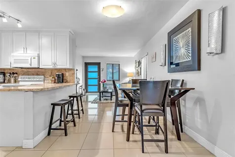 7585 SW 28th Street Miami FL 33155