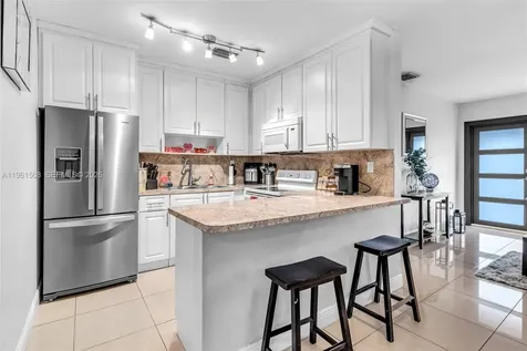 7585 SW 28th Street Miami FL 33155