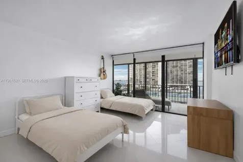 1925 Brickell Avenue Miami FL 33129