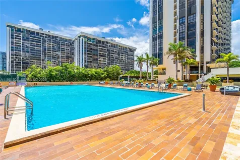 1925 Brickell Avenue Miami FL 33129