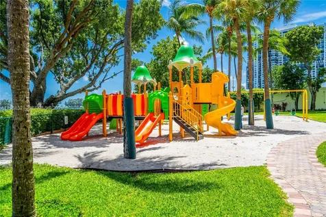 1925 Brickell Avenue Miami FL 33129