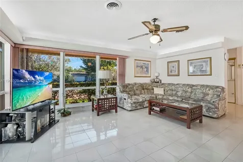 612 N 46th Avenue Hollywood FL 33021