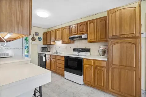 612 N 46th Avenue Hollywood FL 33021