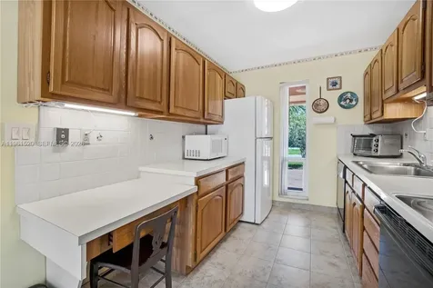 612 N 46th Avenue Hollywood FL 33021