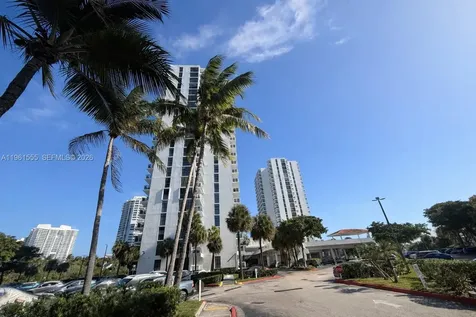 20505 E Country Club Drive Aventura FL 33180