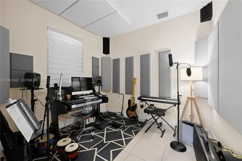 11006 W 32nd Lane Hialeah FL 33018