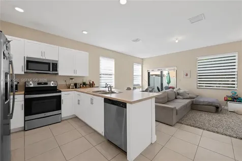 11006 W 32nd Lane Hialeah FL 33018