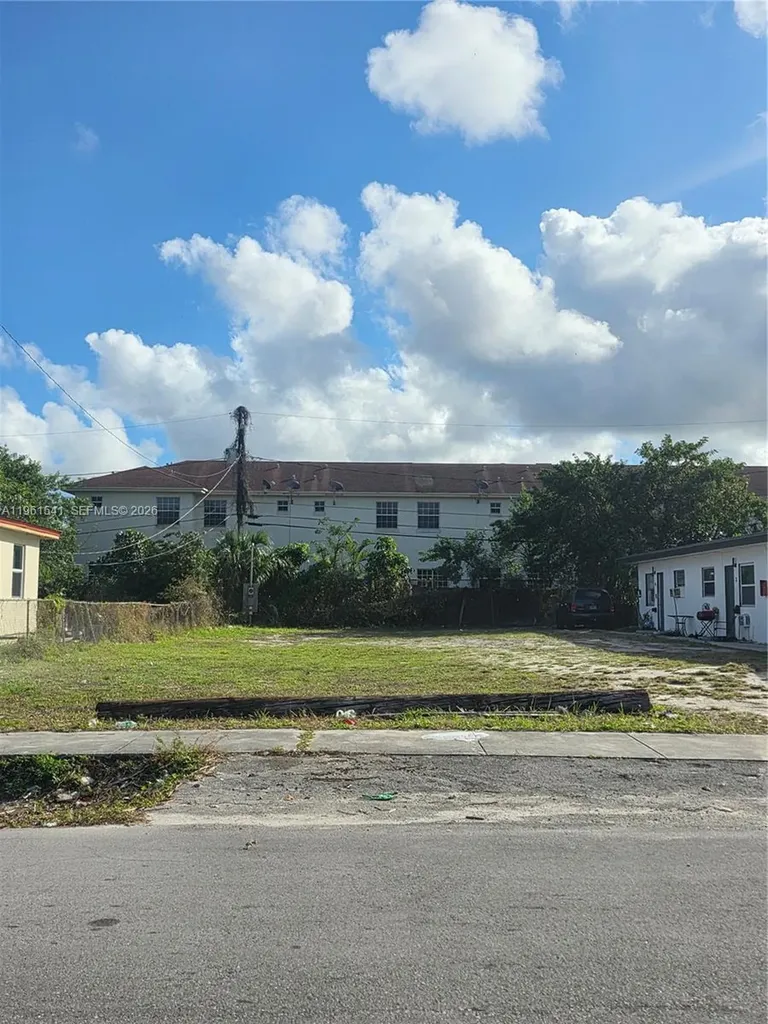 10 NW Street Hallandale Beach FL 33009