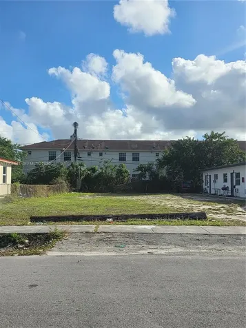 10 NW Street Hallandale Beach FL 33009