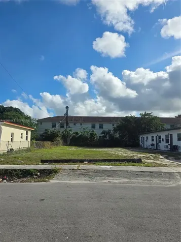 10 NW Street Hallandale Beach FL 33009
