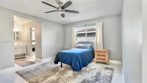 9501 NW 8th Street Pembroke Pines FL 33024